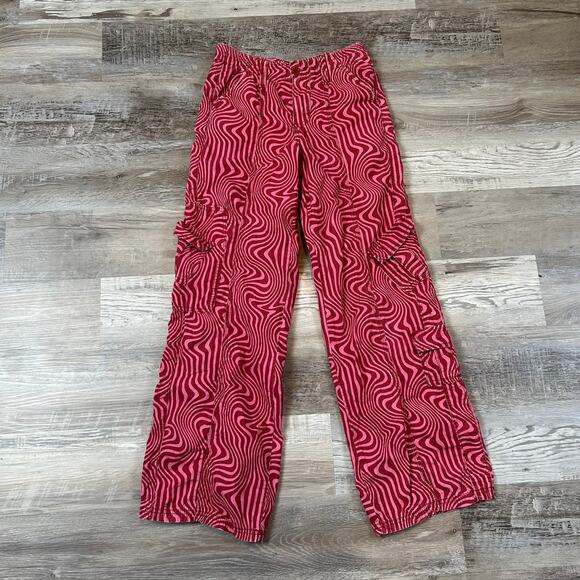 UO BDG Y2K Cargo Pants Red Pink Swirl Print Low Rise Wide Leg S - Picture 3 of 11